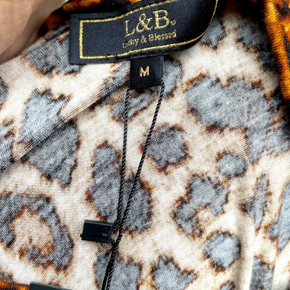 Lucky & Blessed, Leopard, Long Sleeve, Blouse, Size M - Picture 3 of 4